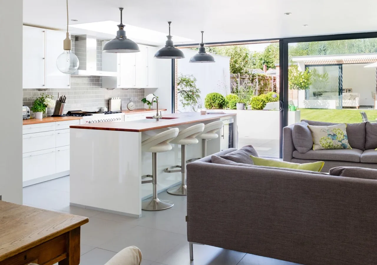 Open Floor Plan vs Traditional Layout: Pros, Cons & Design Tips